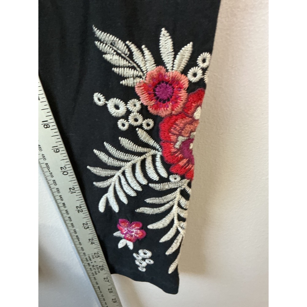 JW Los Angeles Black Floral Embroidered Leggings Womens Size Medium Boho Pants - Picture 9 of 9